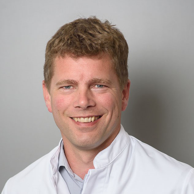 PD Dr. med. Henning Frenzel, Facharzt für Hals-Nasen-Ohrenheilkunde in Flensburg, Spezialist für Hörgeräteimplantation
